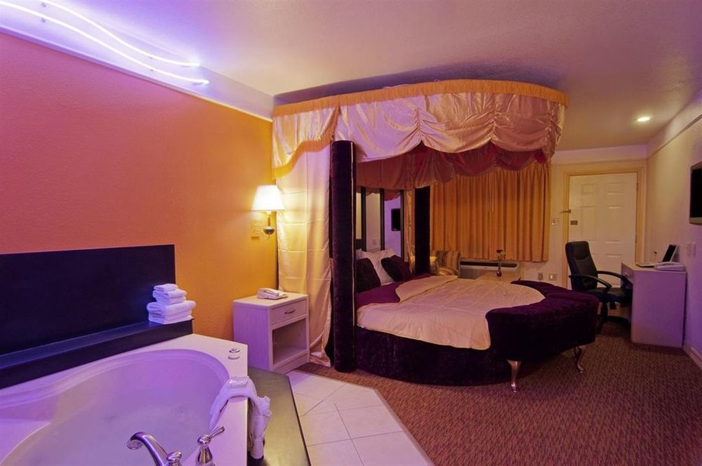 Texas Inn & Suites Pharr/San Juan Зручності фото