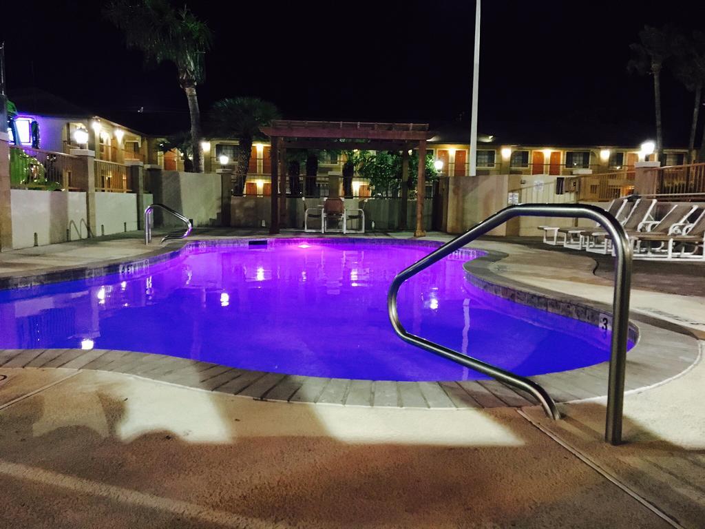 Texas Inn & Suites Pharr/San Juan Екстер'єр фото