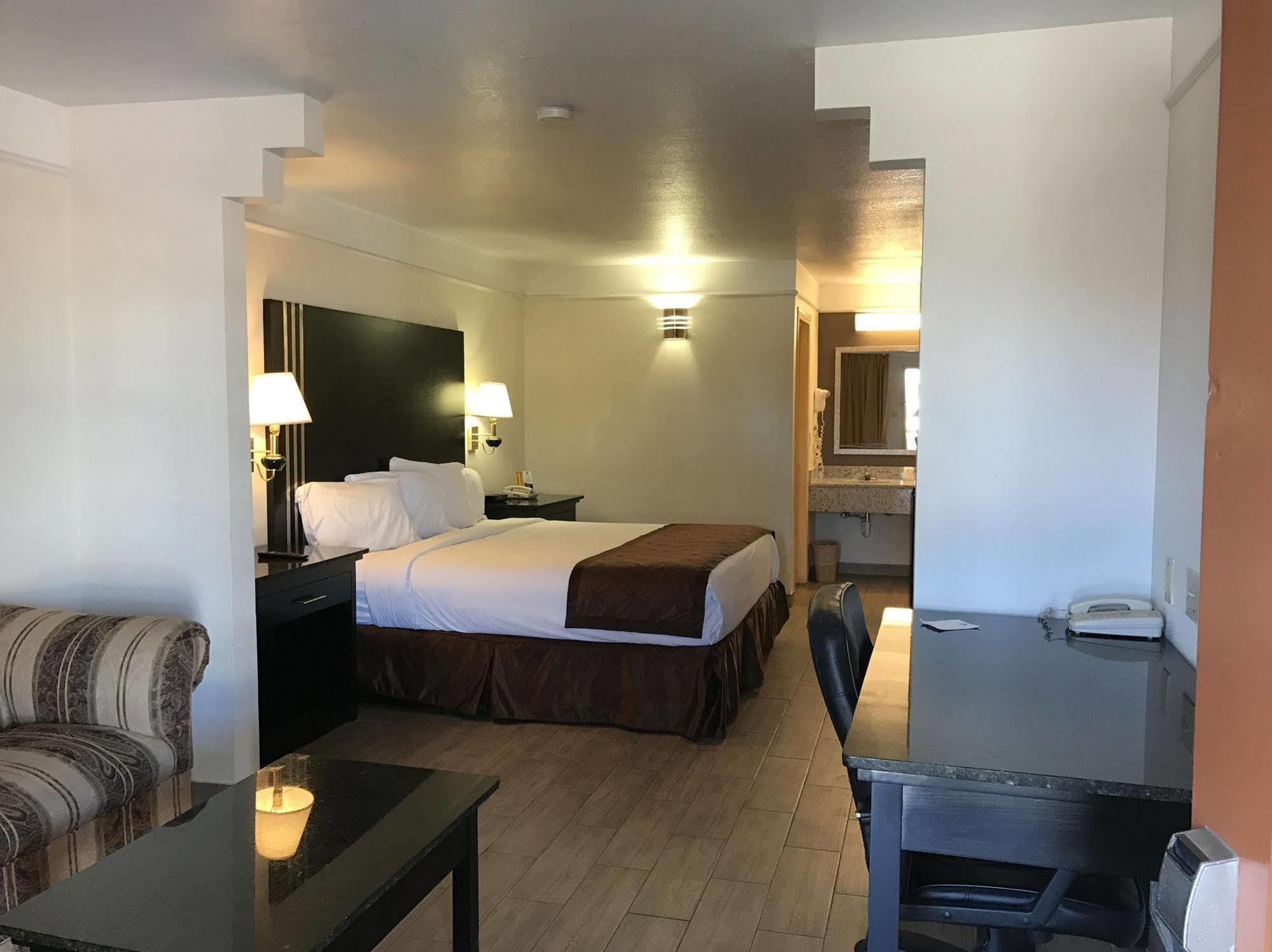 Texas Inn & Suites Pharr/San Juan Екстер'єр фото