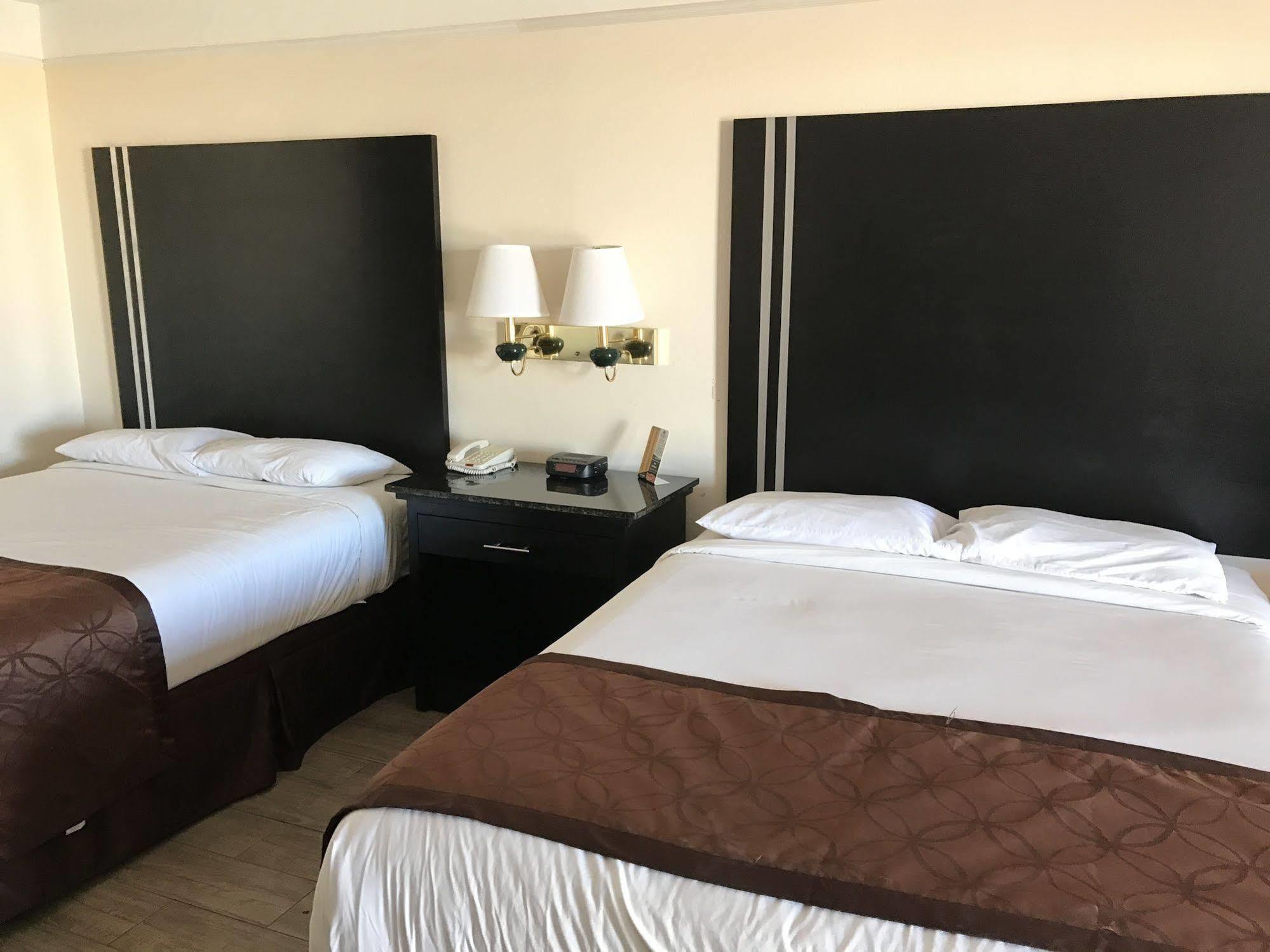 Texas Inn & Suites Pharr/San Juan Екстер'єр фото
