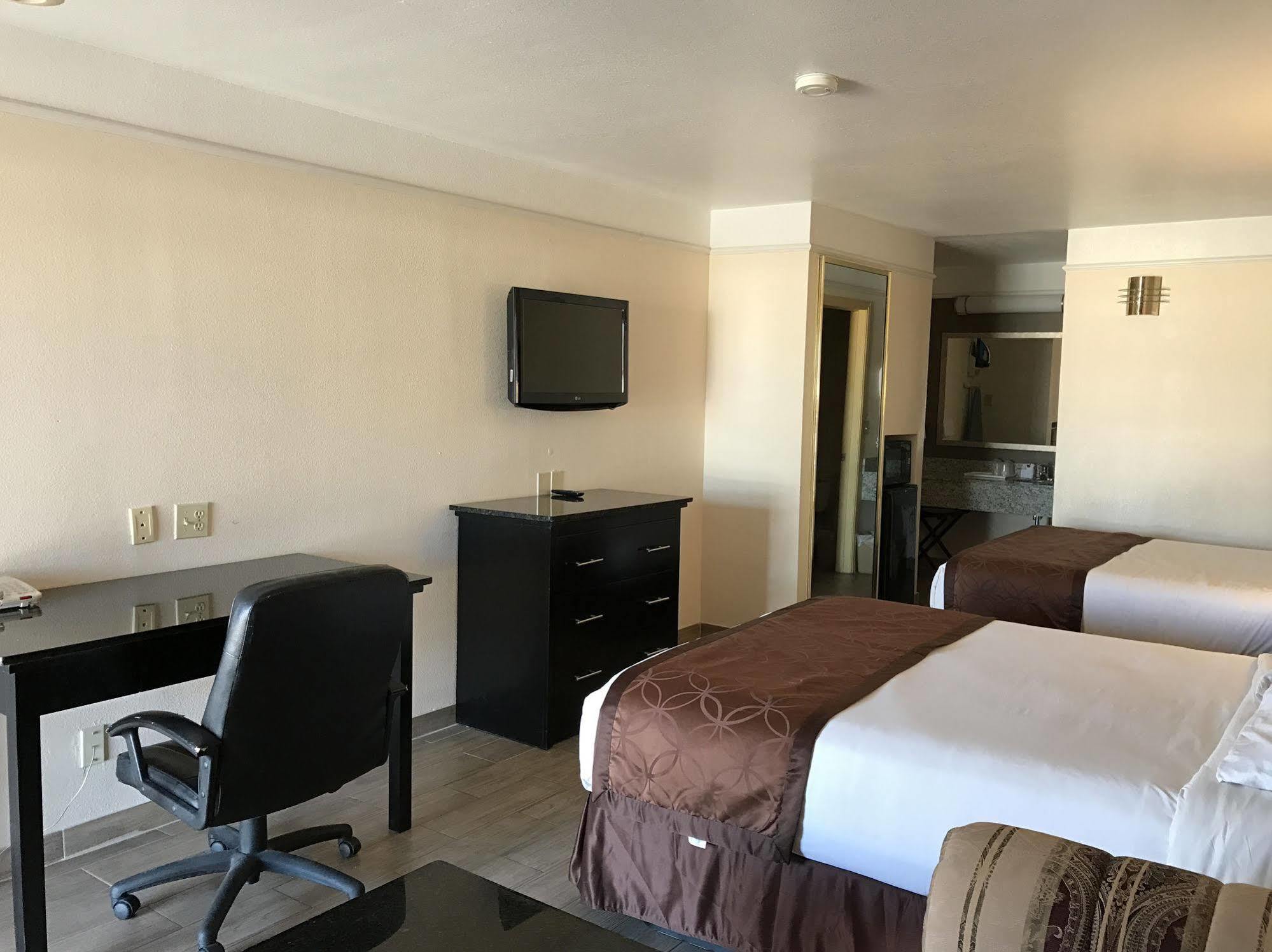 Texas Inn & Suites Pharr/San Juan Екстер'єр фото
