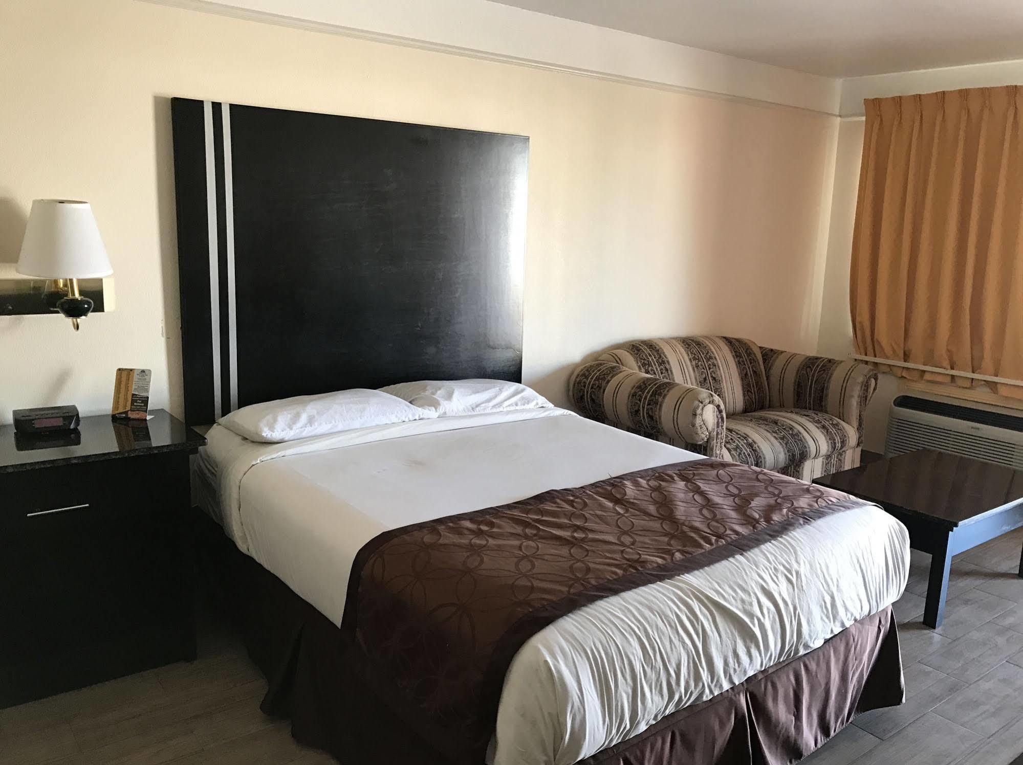 Texas Inn & Suites Pharr/San Juan Екстер'єр фото