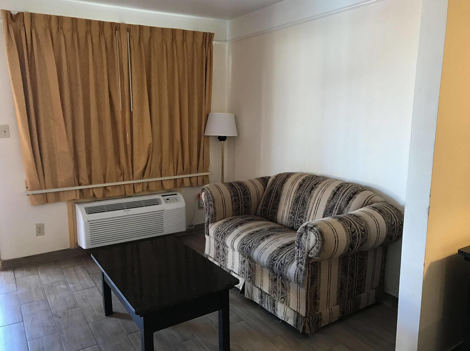 Texas Inn & Suites Pharr/San Juan Екстер'єр фото