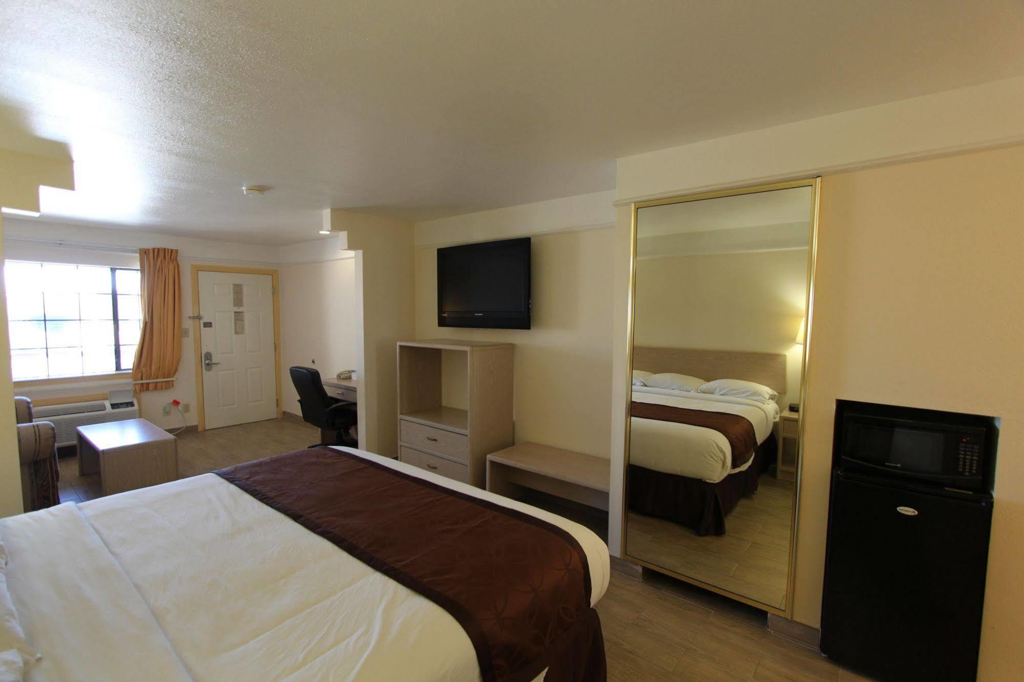 Texas Inn & Suites Pharr/San Juan Екстер'єр фото