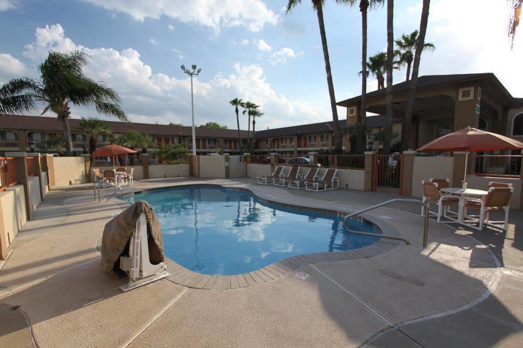 Texas Inn & Suites Pharr/San Juan Екстер'єр фото