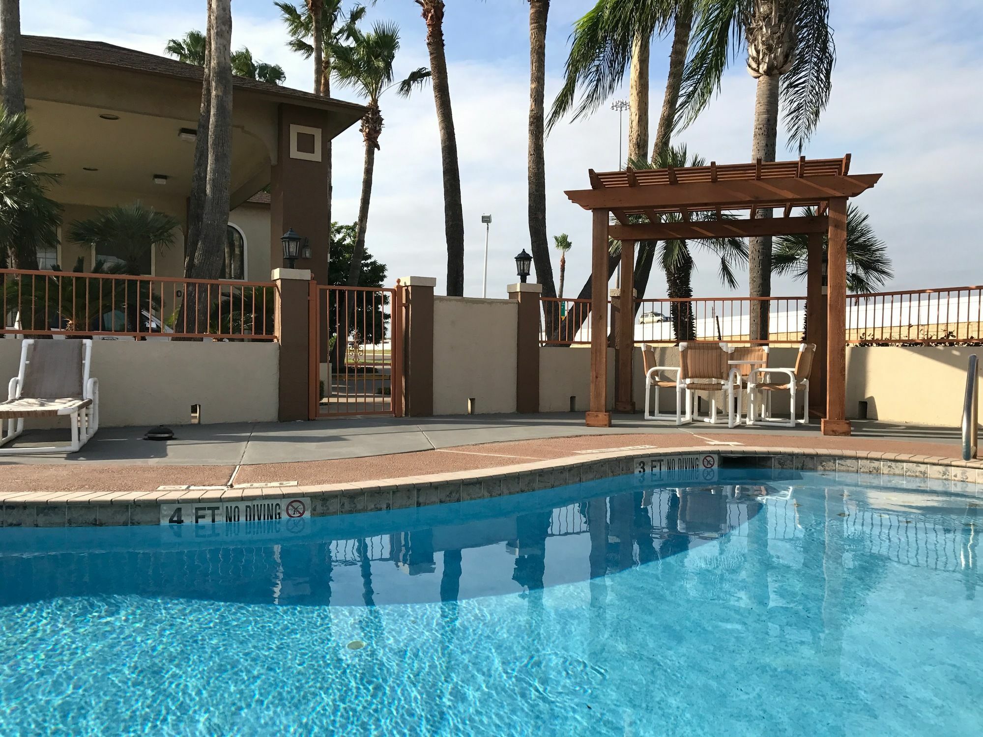 Texas Inn & Suites Pharr/San Juan Екстер'єр фото